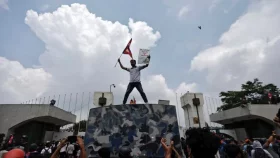 নেপালে সংসদে ঢুকে পড়ল জেন জি, নিহত অন্তত ৬