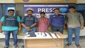 চন্দনাইশে অস্ত্রসহ বনদস্যু সাগর গ্রেপ্তার
