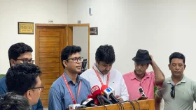 দল নিবন্ধনের খোঁজ নিতে ইসিতে এনসিপি নেতারা
