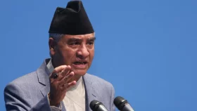নেপালের সাবেক প্রধানমন্ত্রী ও তার স্ত্রীকে গণপিটুনি