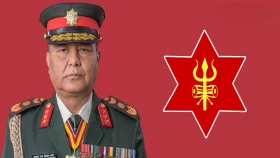 সংযত থাকার আহ্বান সেনাপ্রধানের, প্রধানমন্ত্রীর গন্তব্য দুবাই