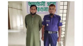 অবৈধভাবে দান বাক্সের টাকা উত্তোলনের দায়ে গ্রেপ্তার ১