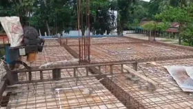 স্কুলে নিম্নমানের নির্মাণ সামগ্রী ব্যবহার; এলাকাবাসীর বাধায় কাজ বন্ধ&nbsp;