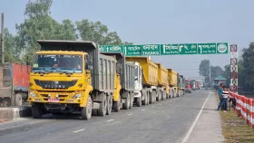 বাংলাবান্ধা স্থলবন্দর দিয়ে নেপালে আমদানি-রপ্তানি বন্ধ