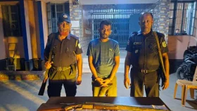 ফরিদপুরে অস্ত্রসহ স্বেচ্ছাসেবক দল নেতা গ্রেপ্তার