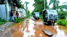 দেড় বছরেই ভেঙে পড়ল ত্রিশালের ৯ কিলোমিটার সড়ক
