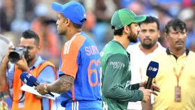 ভারতের বিপক্ষে ব্যাটিংয়ে পাকিস্তান,  টসে হাত মেলালেন না সূর্য-সালমান