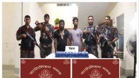 মাছ ধরার ট্রলারে মিলল ইয়াবা, ২ মাদক কারবারি গ্রেপ্তার