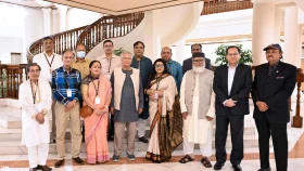 দুর্গাপূজার প্রস্তুতি নিয়ে সনাতন ধর্মের নেতাদের সঙ্গে প্রধান উপদেষ্টার বৈঠক