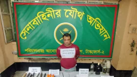 আনোয়ারায় শীর্ষ অপরাধী আখতার হোসেন গ্রেপ্তার