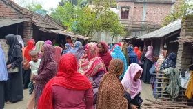ঝিনাইদহে প্রবাসী স্ত্রীর বিষপানে আত্মহত্যা