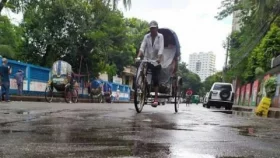 ধোঁয়া-ধুলো কিছুটা কমলেও বিপদমুক্ত নয় রাজধানীর বাতাস