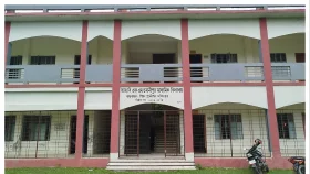 প্রধান শিক্ষককে লাঞ্ছনা, &lsquo;মব করে&rsquo; করে সহকারী শিক্ষককে মারধরের অভিযোগ