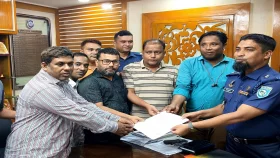 লালমনিরহাটে সাংবাদিকদের নামে মামলা প্রত্যাহারের দাবিতে স্মারকলিপি