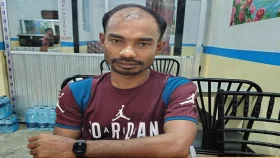 সিএনজি চালকের ঝুলন্ত মরদেহ উদ্ধার