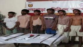 পুলিশকে লক্ষ্য করে রোহিঙ্গা সন্ত্রাসীদের গুলি, অস্ত্রসহ আটক-১১