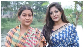 একসঙ্গে দীপা-মম