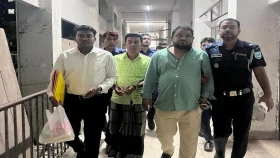 আড়াইহাজারে চেয়ারম্যান ডালিমসহ গ্রেপ্তার ২