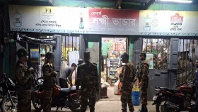 লক্ষ্মী ভান্ডার থেকে চোরাই মোবাইল, অস্ত্র উদ্ধার