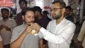 ৩২ ঘণ্টা পর অনশন ভাঙলেন জবি শিক্ষার্থীরা
