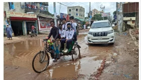 ব্রাহ্মণবাড়িয়া পৌরসভায় সংস্কারের অভাবে বেহাল সড়ক