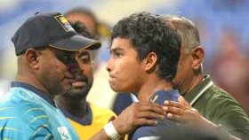 খেলা শেষে বাবার মৃত্যুসংবাদ পেলেন ভেল্লালাগে; শোকার্ত লিটন-নবিরাও