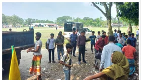 খেলার মাঠে রাখা ব্যক্তিমালিকানা সামগ্রী অপসারণ করল ভ্রাম্যমাণ আদালত&nbsp;