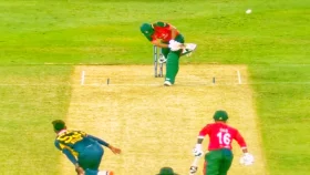 'টেস্ট ব্যাটসম্যান' সাইফের শটে মুগ্ধ সবাই