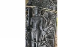 ২ কোটি টাকা মূল্যের কষ্টিপাথরের মূর্তি উদ্ধার, পাচারকারী আটক