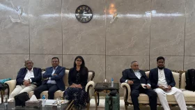 প্রধান উপদেষ্টার সফরসঙ্গী ৫ রাজনীতিবিদ বিমানবন্দরে