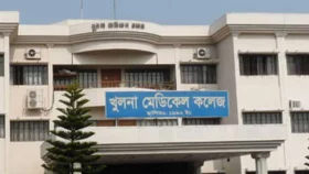 খুমেক হাসপাতালে মাস্ক খুলে নেওয়ায় রোগীর মৃত্যুর অভিযোগ