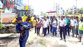 খুলনায় অবৈধ দখলদারদের অপসারণে অভিযান