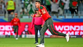 সাকিব-মোস্তাফিজের পর তাসকিনের ১০০ শিকার