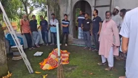 হাত-পা বাঁধা অবস্থায় গাছের ডালে ঝুলছিল বৃদ্ধের লাশ