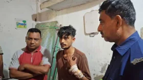চাচিকে জবাই করে হত্যার পর ঘরে লুকিয়ে ছিল ভাতিজা