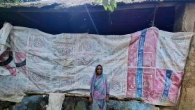 জরাজীর্ণ ঘরে বৃদ্ধার মানবেতর জীবন, মেলেনি সরকারি সহায়তা
