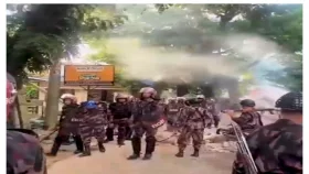 খাগড়াছড়িতে অনির্দিষ্টকালের সড়ক অবরোধ চলছে