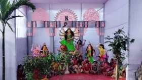 উমা সংঘের উদ্যোগে মুষ্টির চালে দুর্গাপূজা
