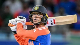 আজ অভিষেকের ব্যাটে সেঞ্চুরি দেখতে চান গাভাস্কার