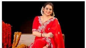 পূজায় নানান ব্যস্ততায়&nbsp; দেবলীনা&nbsp;
