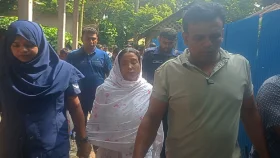 ফেনীতে স্বামীকে কুপিয়ে হত্যার অভিযোগে স্ত্রী আটক