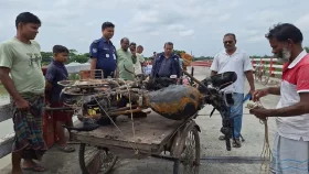 কোটালীপাড়ায় ছাত্রদল নেতার বিরুদ্ধে ব্যবসায়ীকে মারধর ও মোটরসাইকেল পুড়িয়ে দেওয়ার অভিযোগ