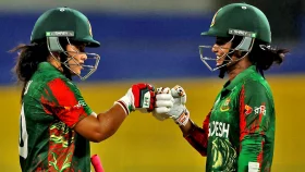 পাকিস্তানকে উড়িয়ে দিয়ে বিশ্বকাপ শুরু জ্যোতিদের