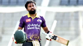 &lsquo;টেস্ট বিশেষজ্ঞ&rsquo; সাদমানের প্রথম টি-টোয়েন্টি সেঞ্চুরি