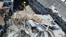 ইন্দোনেশিয়ায় স্কুলভবন ধসে নিহত ৫০