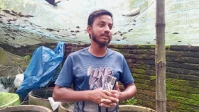 রঙিন মাছে জীবন রঙিন ইয়াছিন আলীর