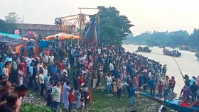 লক্ষ্মীপূজা উপলক্ষে বউমেলা, শত শত নৌবহর