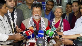 দেশে ফিরে ফিলিস্তিনের পক্ষে লড়াইয়ের আহ্বান শহিদুল আলমের