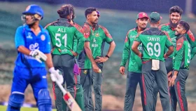 সিরিজে ফিরতে বাংলাদেশের চাই ১৯১ রান, হুইলচেয়ারে মাঠ ছাড়লেন রহমত শাহ
