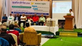 শ্রদ্ধামিশ্রিত ভালোবাসা ও সম্মান প্রদর্শনের মাধ্যমে প্রবীণদের পাশে থাকতে হবে